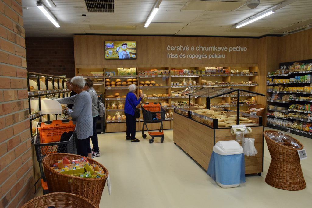 Čerstvé pečivo od lokálnych dodávateľov COOP Jednota Nové Zámky